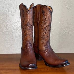 NWOT Cowgirl boots